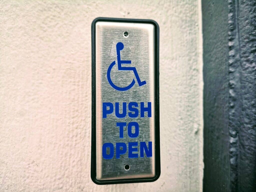 wheelchair accessible door width